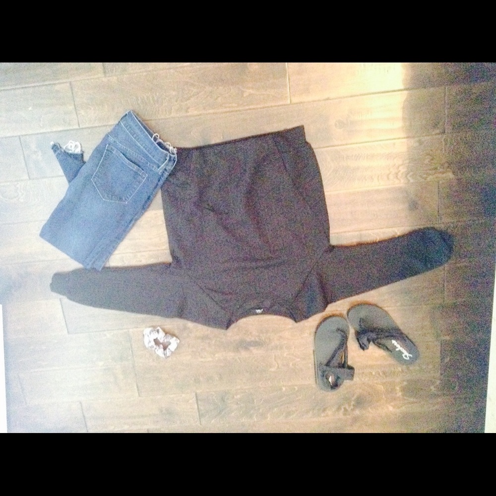 Do you black sweater  only worn once